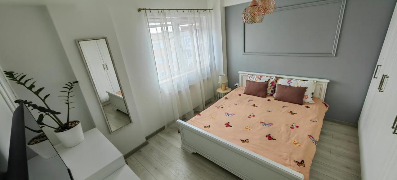 Apartament 1 Mai Bloc Nou-Self Check-In Craiova Exterior foto