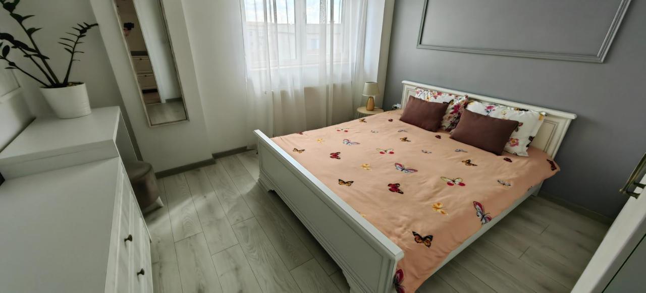 Apartament 1 Mai Bloc Nou-Self Check-In Craiova Exterior foto