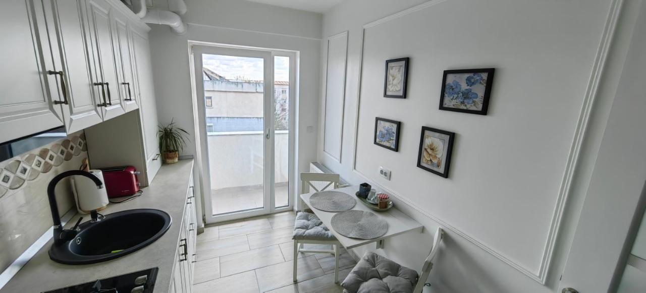 Apartament 1 Mai Bloc Nou-Self Check-In Craiova Exterior foto