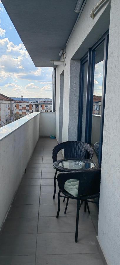 Apartament 1 Mai Bloc Nou-Self Check-In Craiova Exterior foto