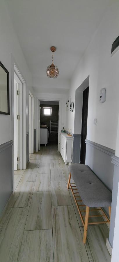 Apartament 1 Mai Bloc Nou-Self Check-In Craiova Exterior foto